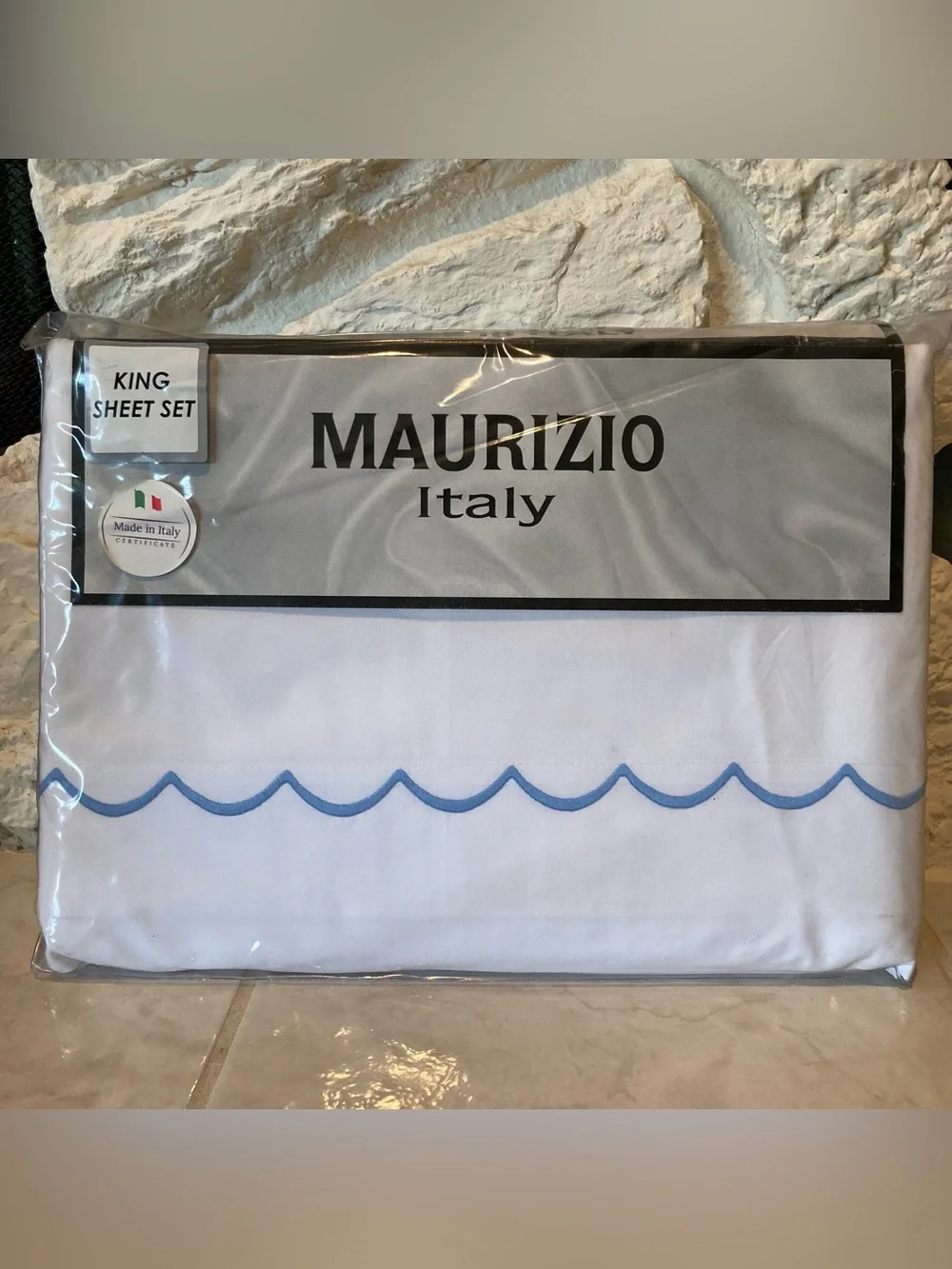 NEW MAURIZIO Italy King Sheet Set - White with Slate Blue Scallop Trim